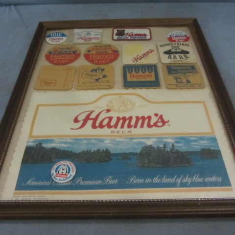 lot 4 image: Hamms Buttons, Patches, Coasters
