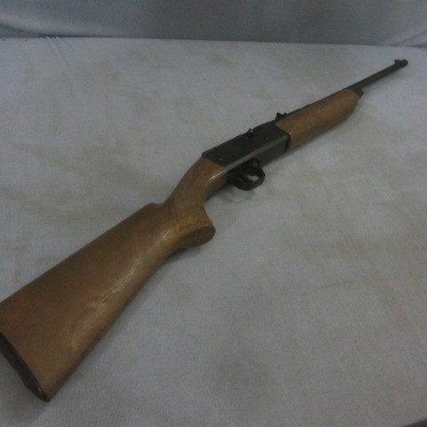 lot 12 image: Daisy Air Rifle