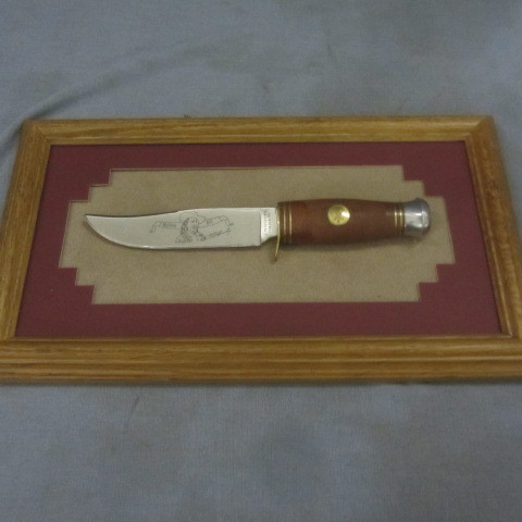 lot 25 image: Buffalo Bill Bowie Knife