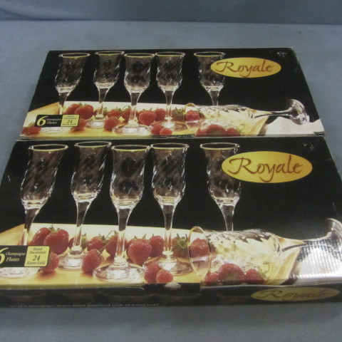 lot 43 image: Royale Champagne Flutes