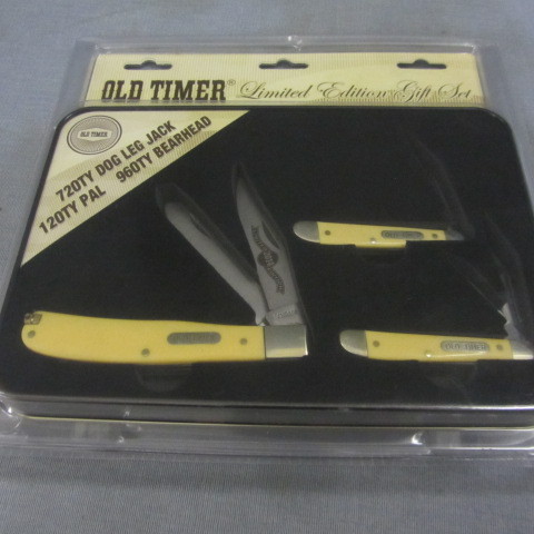 lot 60 image: Old Time Knife Set