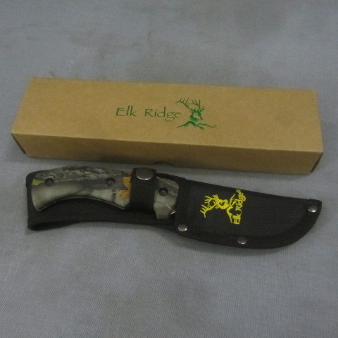 lot 62 image: Elk Ridge Gut Hook Knife