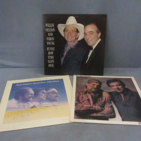 lot 88 image: Willie Nelson Albums