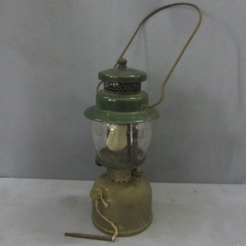 lot 103 image: Vintage Coleman Lantern