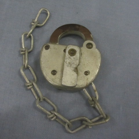 lot 127 image: Pennsylvania RR Lock & Chain