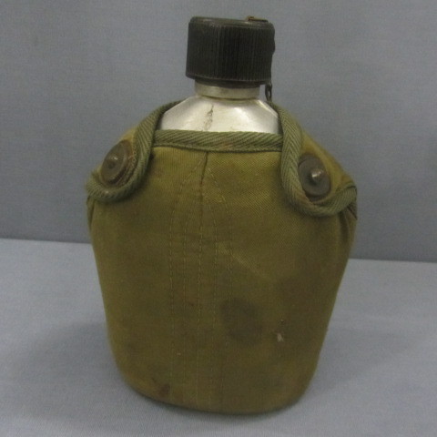 lot 129 image: WWII Metal Canteen