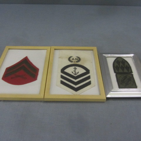 lot 132 image: Military Patches