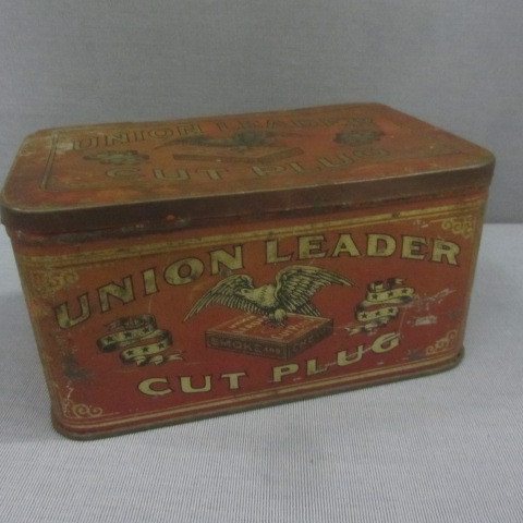 lot 137 image: Union Leader Tobacco Tin
