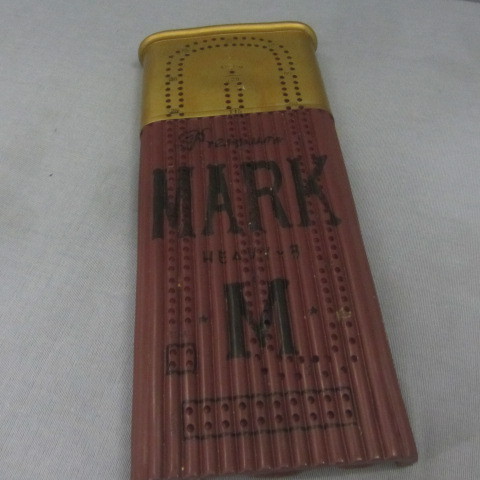 lot 136 image: Shotgun Shell Cribbage Board