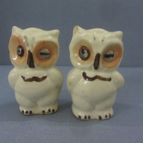 lot 149 image: Shawnee Salt & Pepper