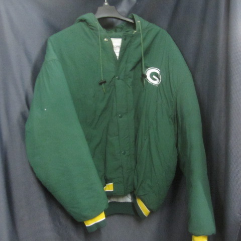 lot 165 image: GB Packers Hooded Jacket