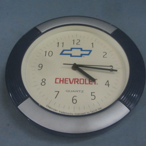 lot 195 image: Chevrolet Dealer Clock