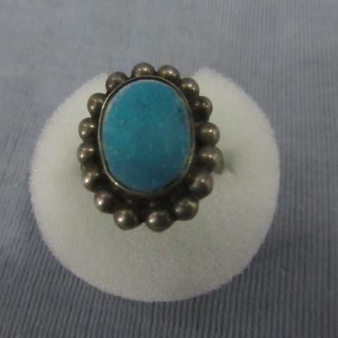 lot 215 image: Navajo Sterling & Turquoise Ring