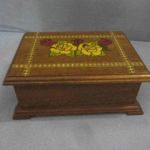 lot 222 image: Wood Jewelry Box