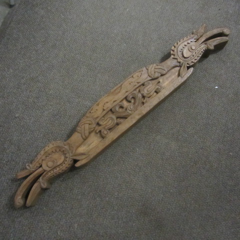 lot 100 image: Hand Carved Chinese Wall Decor