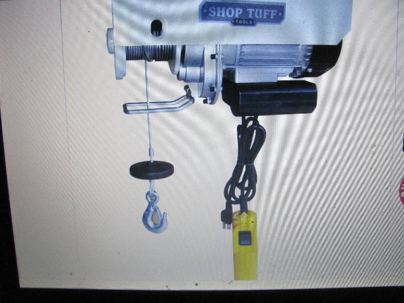 lot 3 image: Electric Hoist