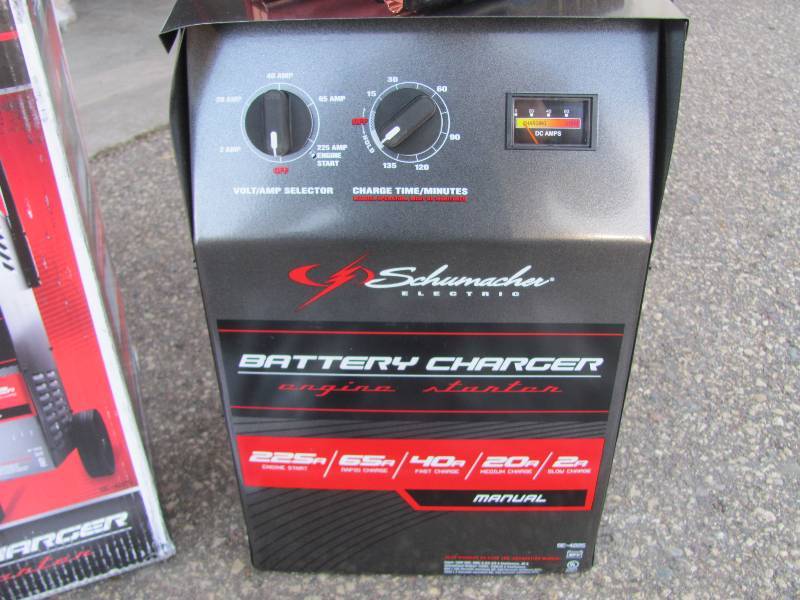 lot 10 image: Wheeled Battery Charger