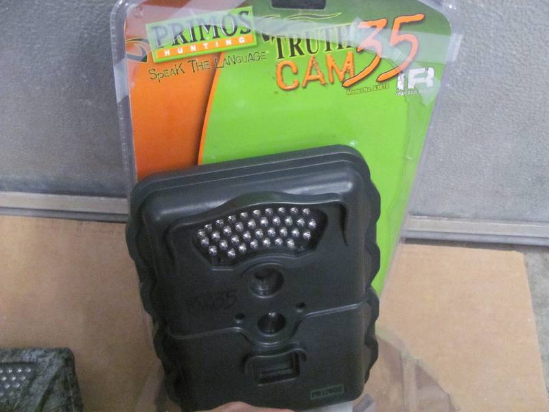 lot 67 image: Game Cameras
