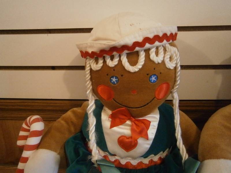 2 Christmas Ginger Bread Dolls