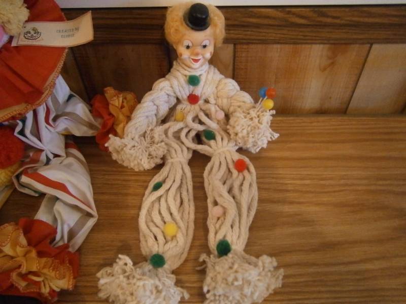 2 Clown Dolls
