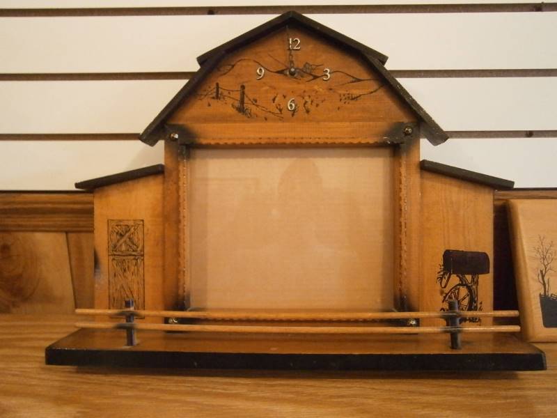 Barn Picture Frame wclock