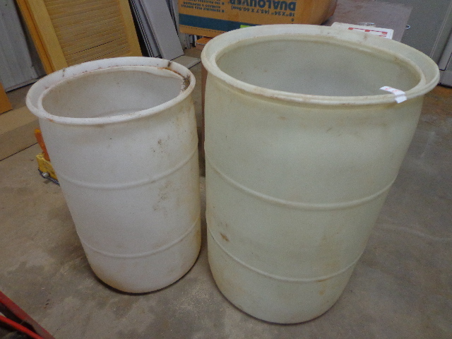 lot 33 image: 2 Plastic Barrels