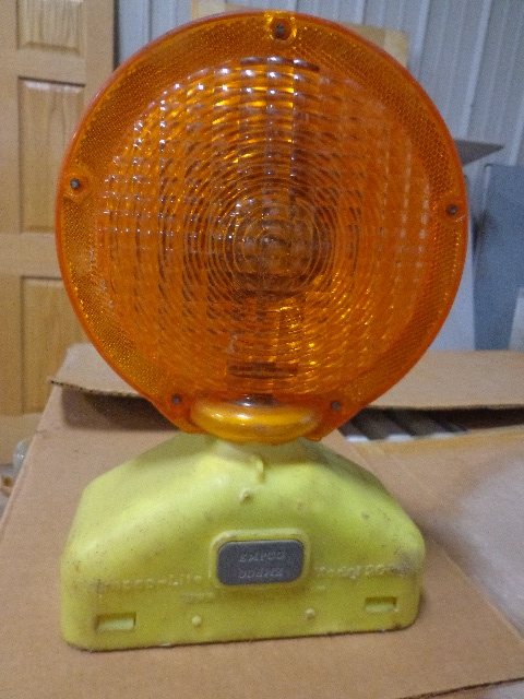 lot 35 image: 6 Empco - Life Barricade Lights