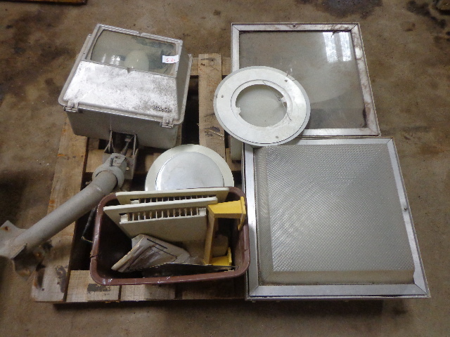 lot 45 image: Light Fixture, Waste Basket & More