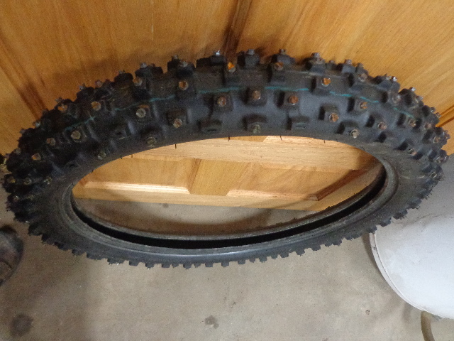 lot 58 image: Dunlop Sports D742FA Tire