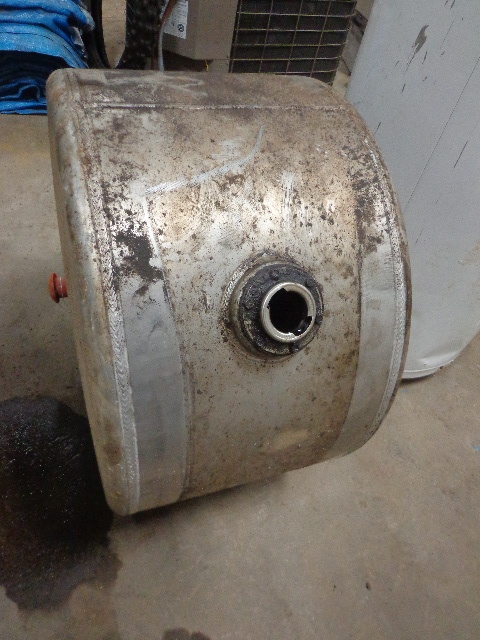 lot 70 image: Aluminum Hydraulic Tank