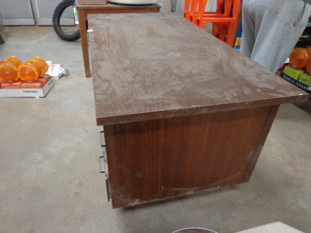 lot 72 image: 6 Drawer Wood desk