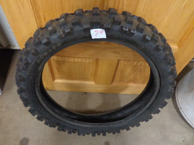 lot 74 image: Dunlop Sports D756 Tire