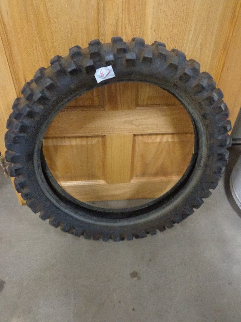 lot 82 image: Dunlop Sports D739 Tire