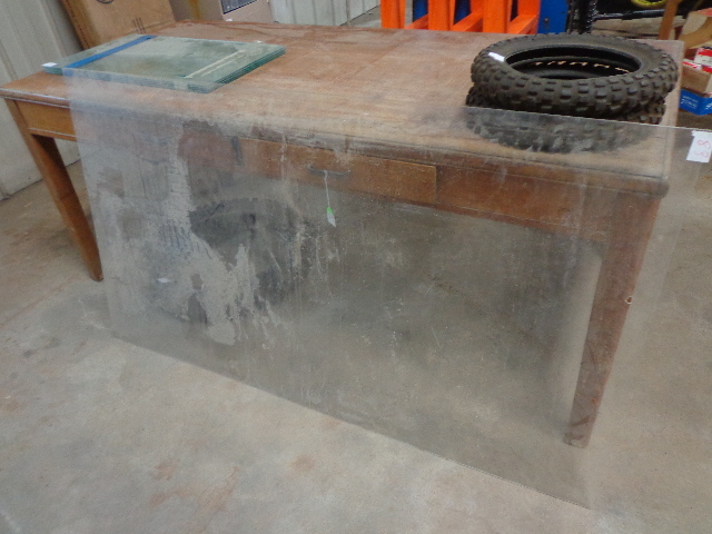 lot 83 image: Plexiglass