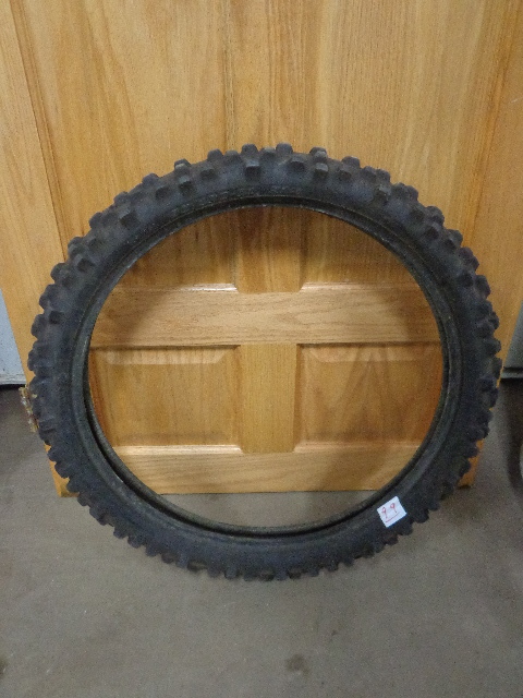 lot 99 image: Dunlop Sports D756F Tire