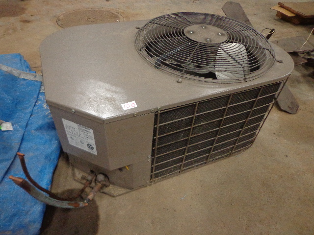 lot 100 image: Air conditioning Unit