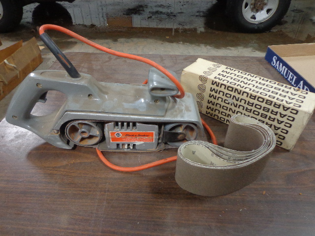 lot 113 image: Black & Decker Belt Sander