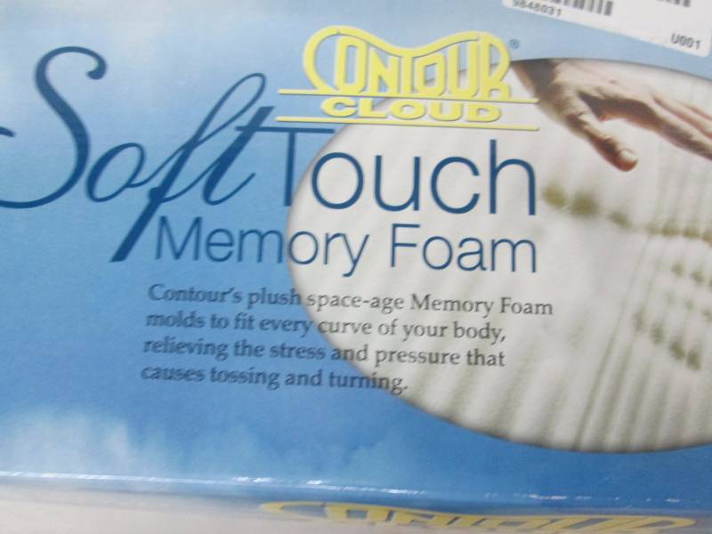 lot 9 image: Cloud Contour Mattress Pad - Queen