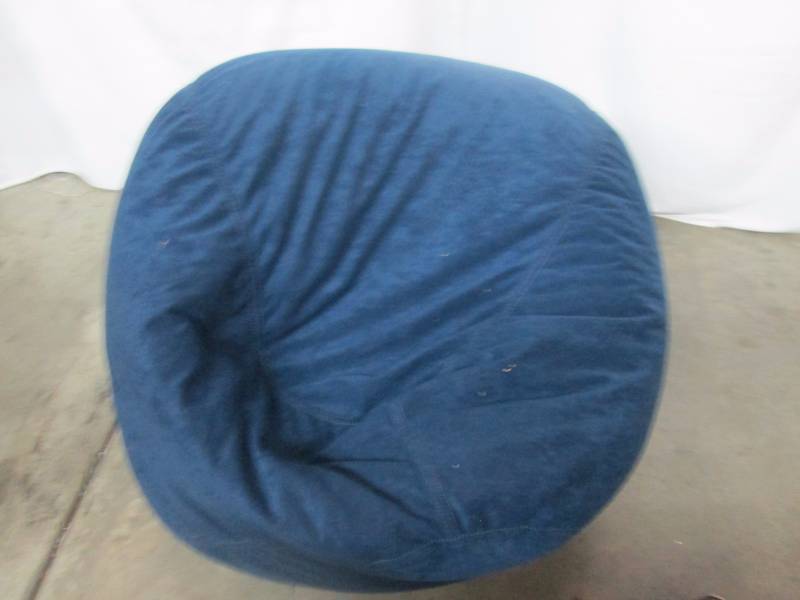 lot 18 image: The Big Bag Bean Bag Chair