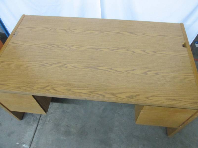 lot 37 image: Large Oak Office Desk
