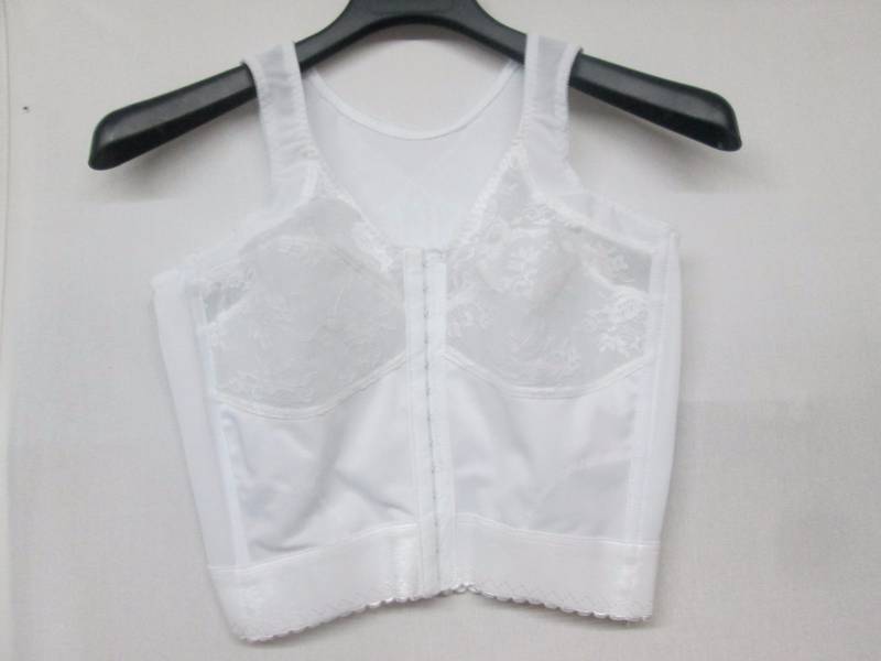 lot 54 image: Cortland Intimates Long-Line Support Bra