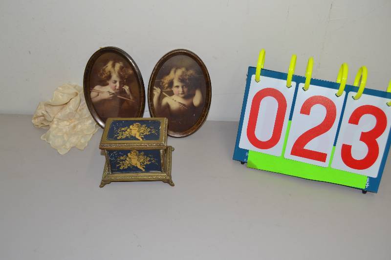 lot 23 image: Vintage Misc