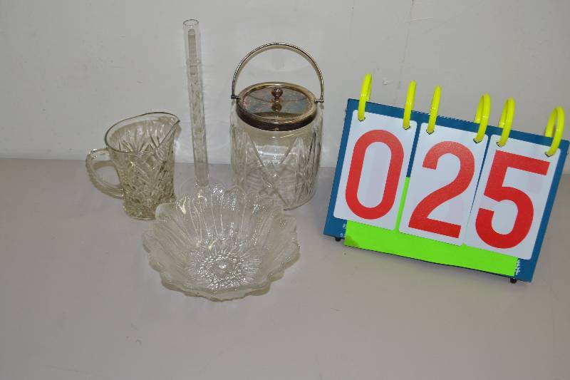 lot 25 image: Vintage Misc