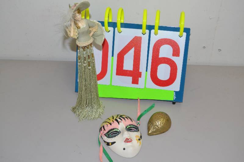 lot 46 image: Misc collectibles