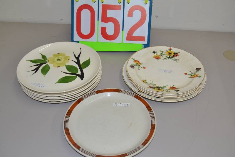 lot 52 image: Misc collectibles