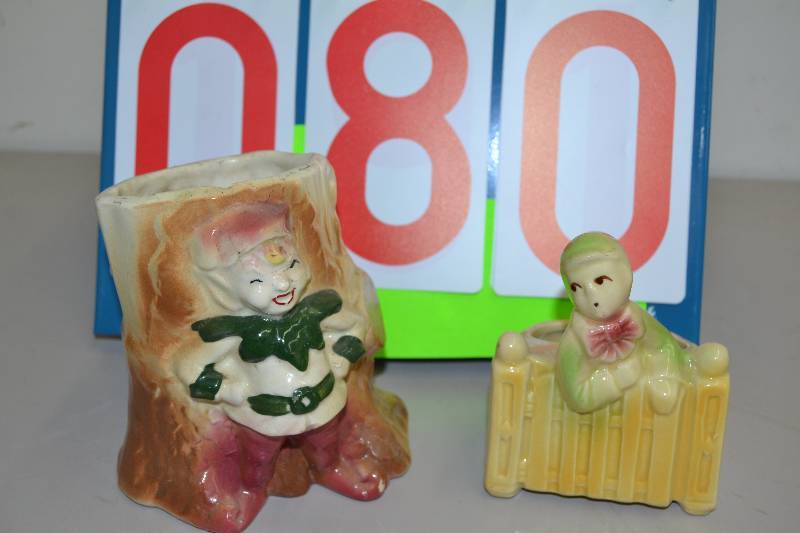 lot 80 image: Vintage planters