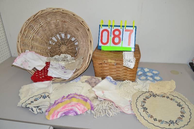 lot 87 image: Misc items