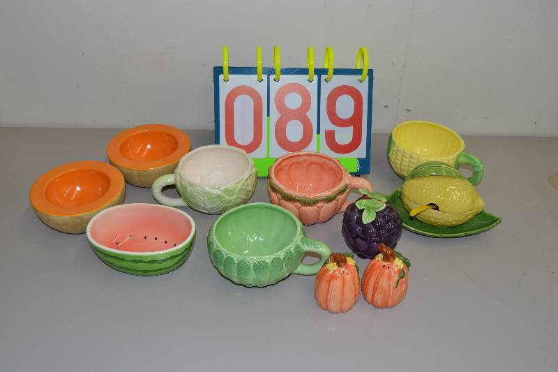 lot 89 image: Dishes
