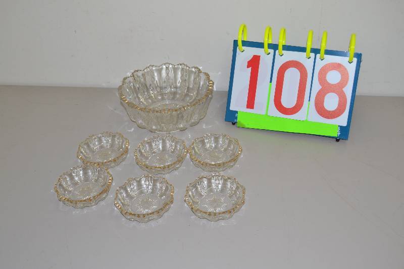lot 108 image: Glass bowls