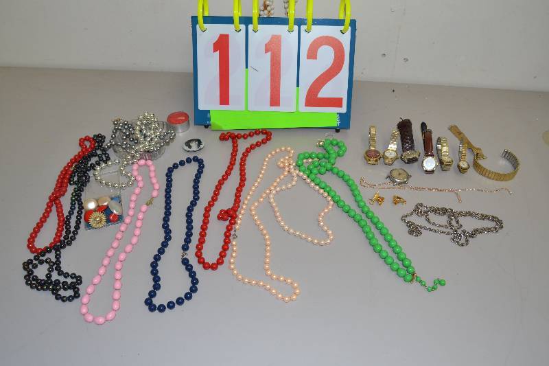 lot 112 image: Watches